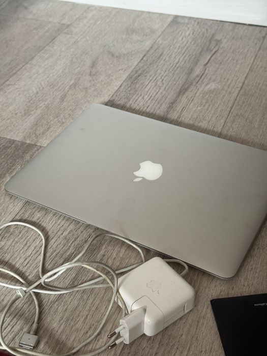 Macbook 13 air 256