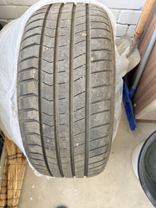 Продам шину 235/45/18