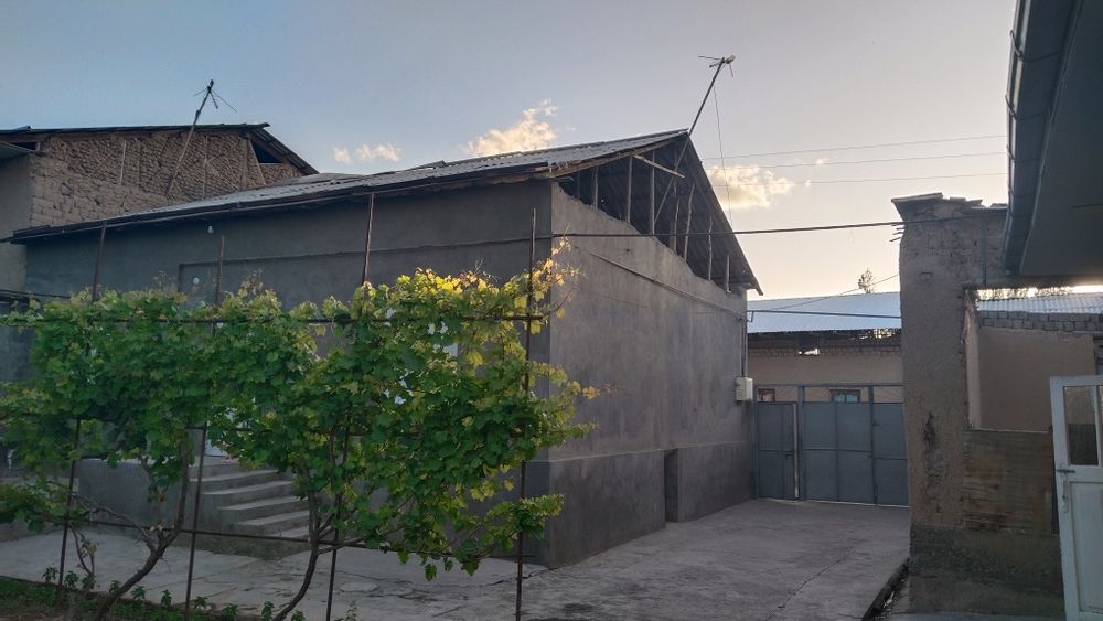 Участка сотилади 6 сотих