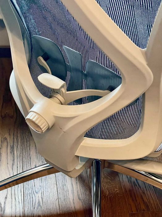 Офисное кресло SIHOO