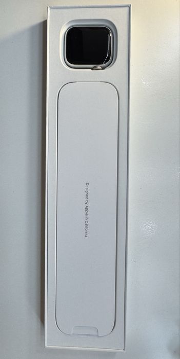 Apple Watch Series 8 GPS+ подарък каишка и кейс