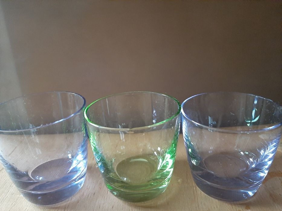 Рюмки,стаканы и др.посуда