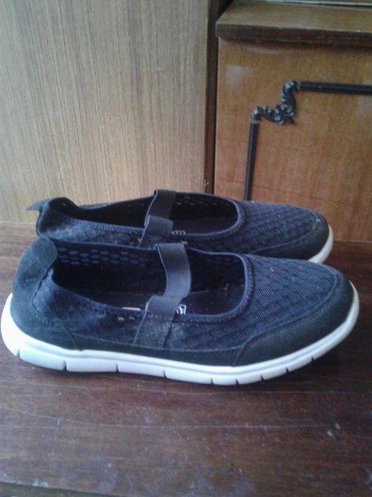 Женская обувь разная