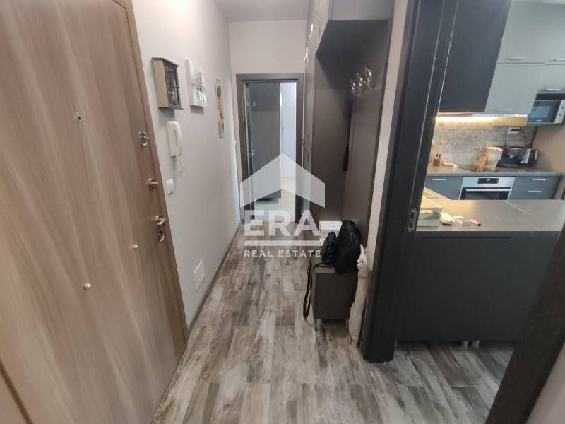 Продава се Тристаен апартамент в Варна, Цветен квартал - 74 кв.м за 2149 €/кв.м - Снимка #8