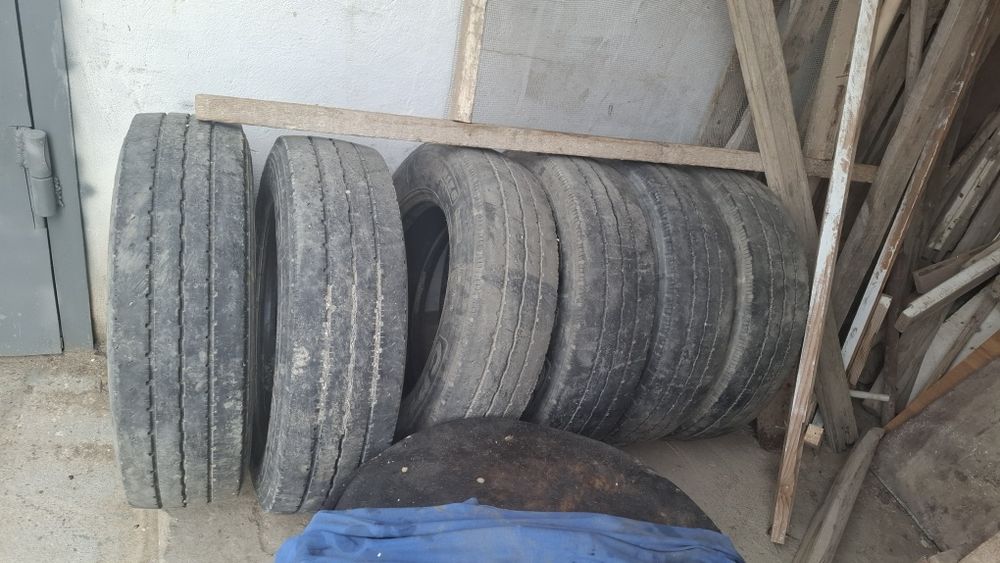 Продам покрышки на тойота коастерға