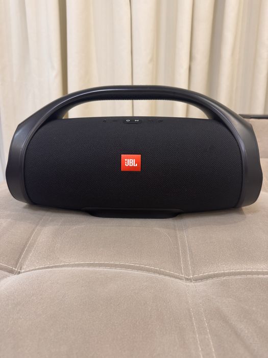 JBL Boombox — оригинал, отличное состояние, полный комплект