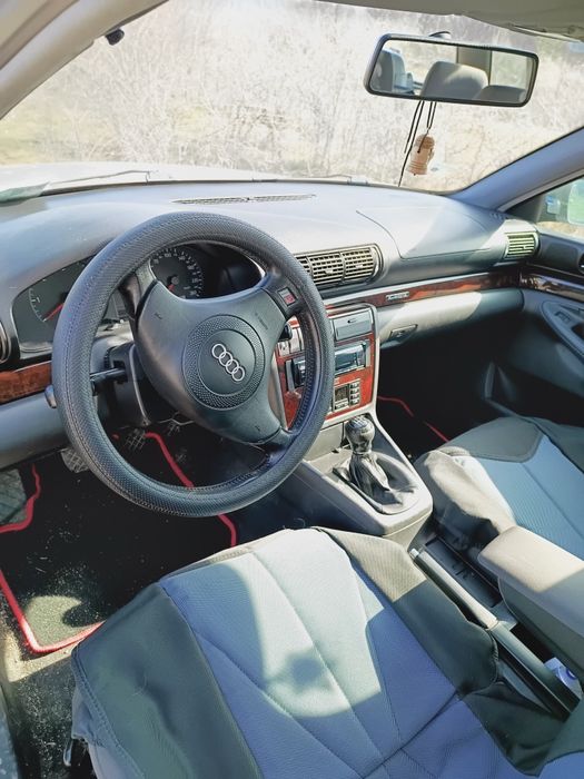 : Audi A4 1.9 TDI Quattro (1998 г.) – Обслужена, без ръжда, всичко платено!Текст на обявата:Продавам Audi A4 B5 Avant 1.9 TDI Quattro, 1998