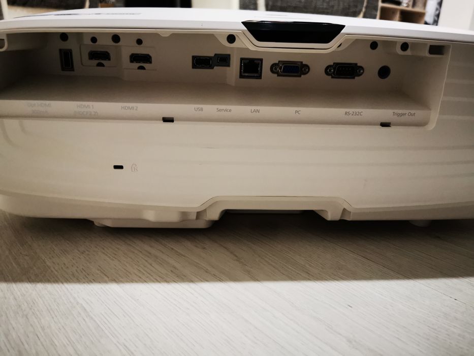 Videoproiector Epson EH-Tw7300 UHD 4K  2300 ansi lumeni