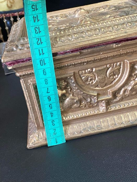 Cutie artdeco din bronz