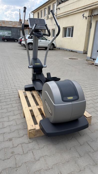 Technogym Synchro 700 Eliptică Cross Trainer Aparat Cardio
