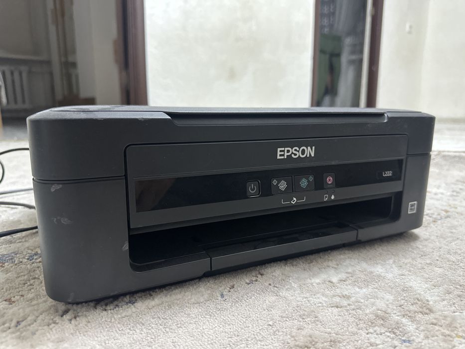 Цветной принтер марки EPSON,