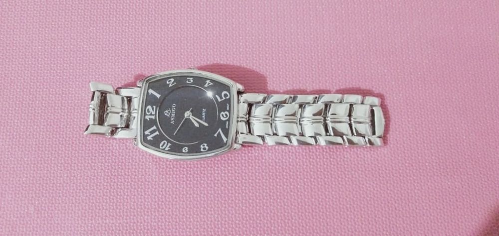 Продам серебряные часы