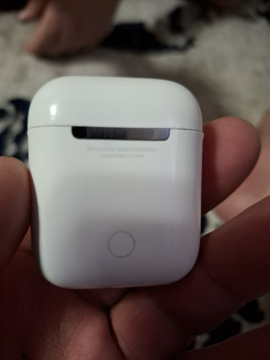 Продам наушники AirPods 2 оригинал