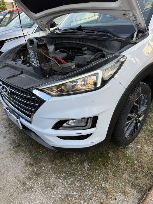 Hyndai Tukson 1.6 CRDI на части