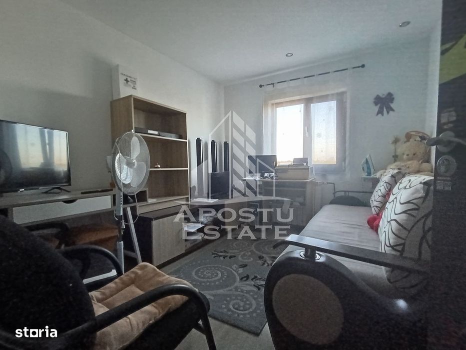 Apartament 4 camere, decomandat, 3 dormitoare, 2 bai, zona Fratelia.