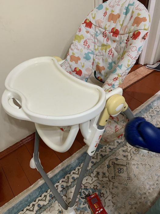 Детский столик для кормления