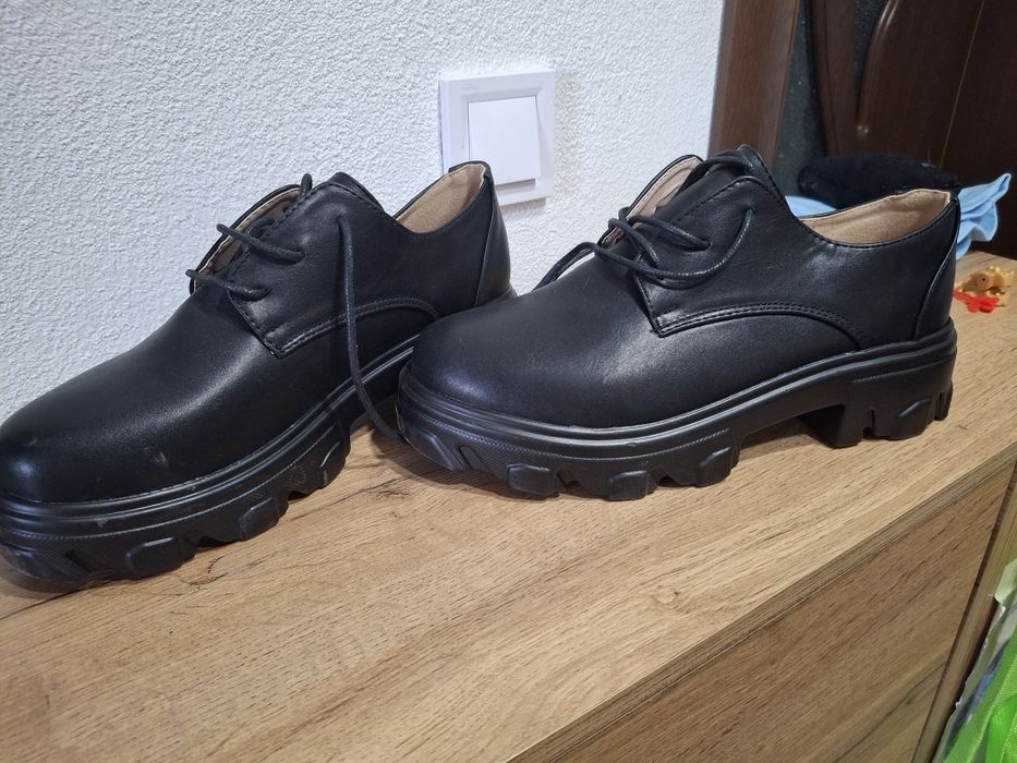 Чисто нови обувки  размер 41