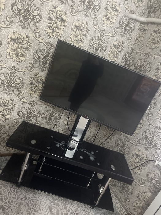 Телевизор с тумбой