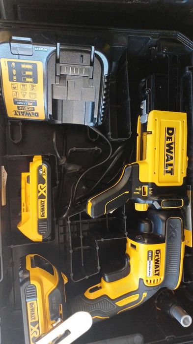 RESIGILAT - Masina de insurubat pentru gips carton Dewalt DCF620P2K