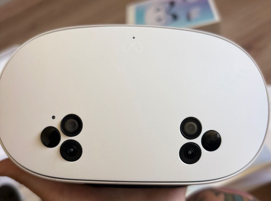 VR Очила Meta Quest 3S (128 GB) – Пълен комплект, оригинална опаковка