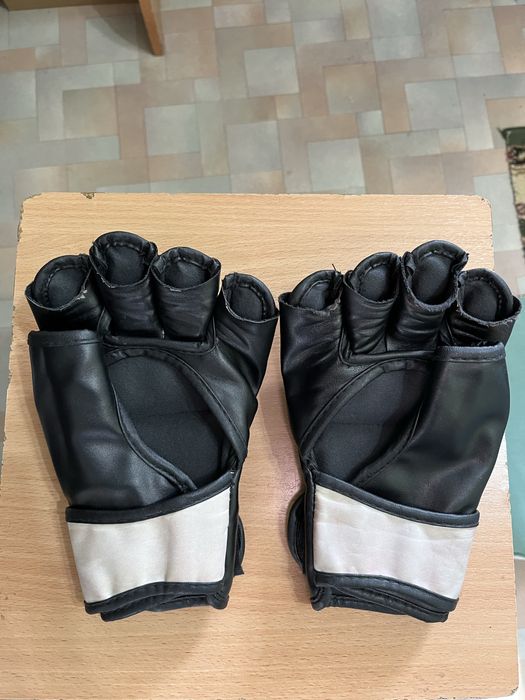 Продам перчатки для ММА