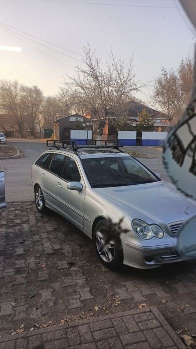 Багажник на крышу автомобиля