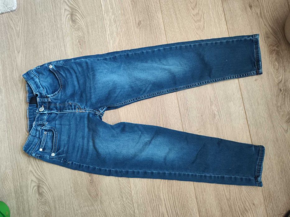 Дънки и блузки с дълъг ръкав за момче