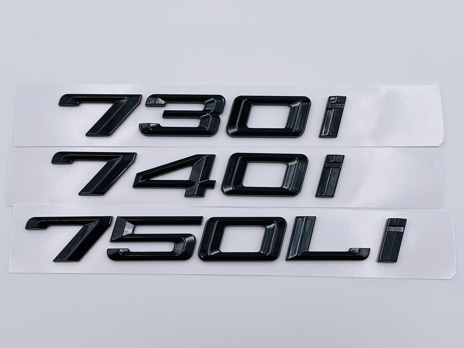 Emblema BMW Motorizare Seria 7 benzina negru