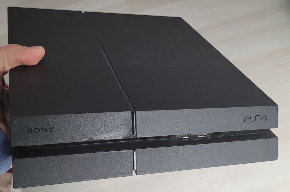 Sony PlayStation 4(500 GB)