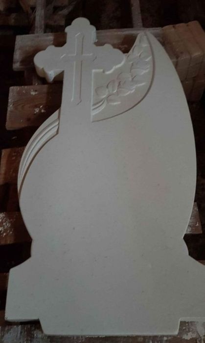 Monumente cruci din praf de marmură