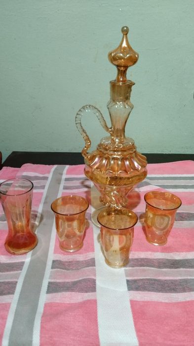 Графинчик с рюмками.