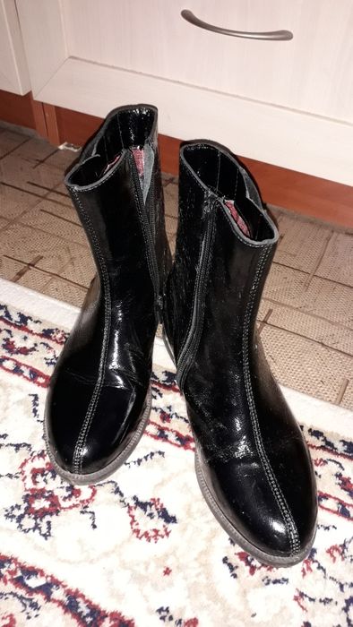 Весенние лакированные ботинки на девочку