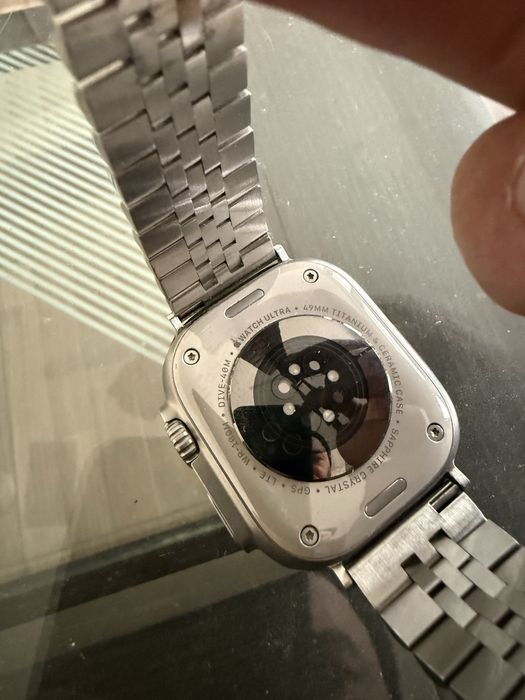 Apple Watch ultra 49mm Titanium