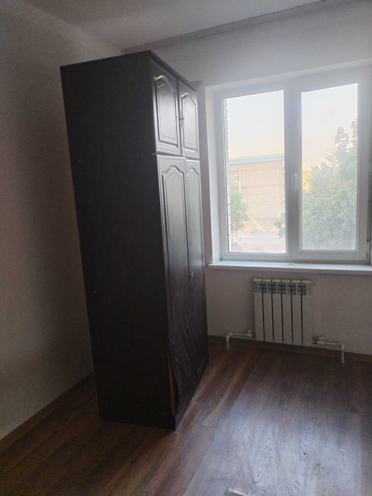 Мебель б/у два шкафа и и два спальный дива