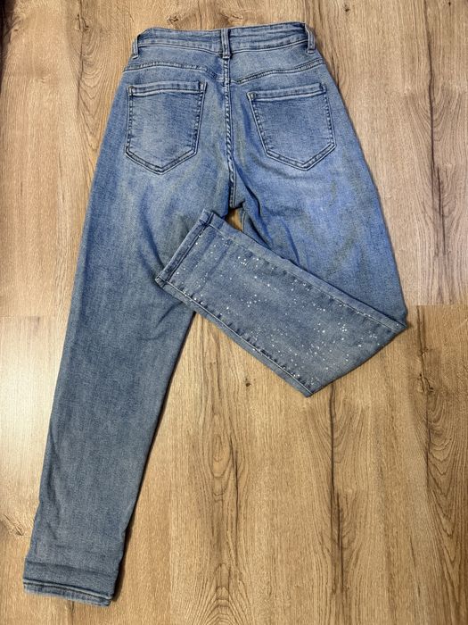 Дамски дънки с камъчета