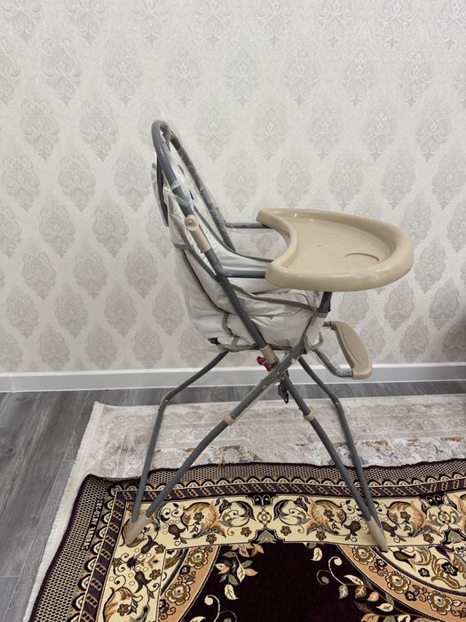 стульчик для кормления новый