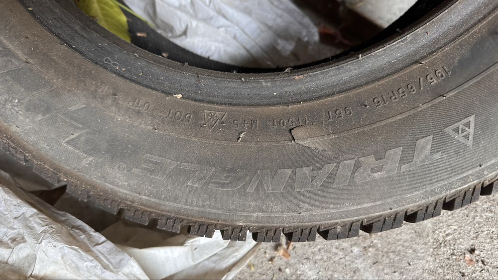 Продам зимние шины.