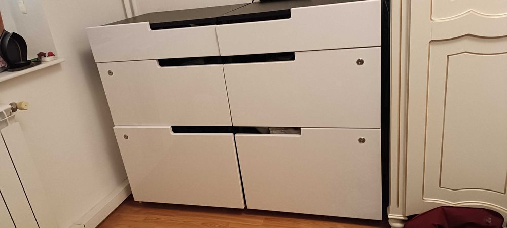 Mobilier comercial depozitare fronturi MDF alb superlucios