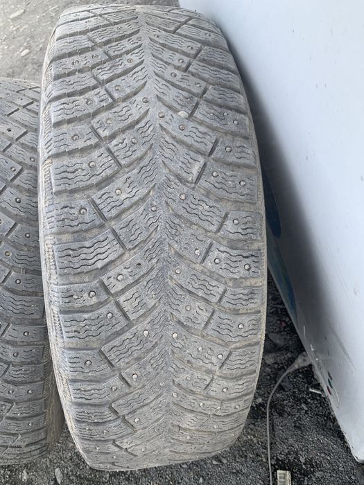 Продам мишлен р16 215/65