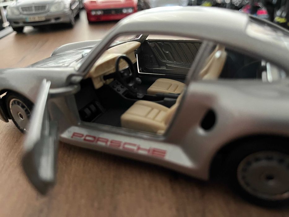 Метална колекционерска количкa BBURAGO  PORSCHE 959  мащаб 1:24
