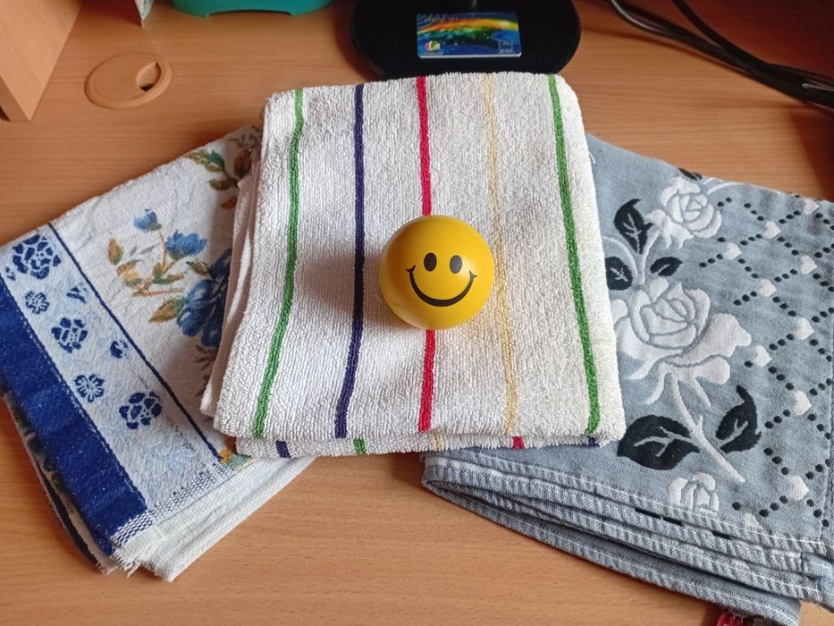 Пододеяльник и три наволочки 70х70, полотенца лицевые