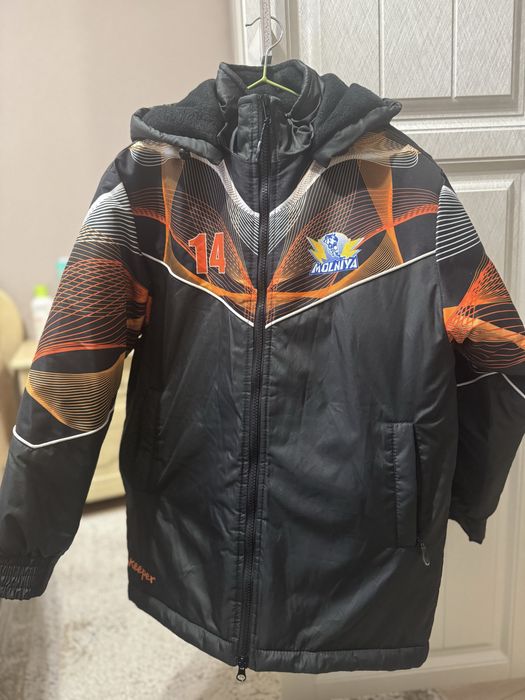 Продам зимнюю куртку