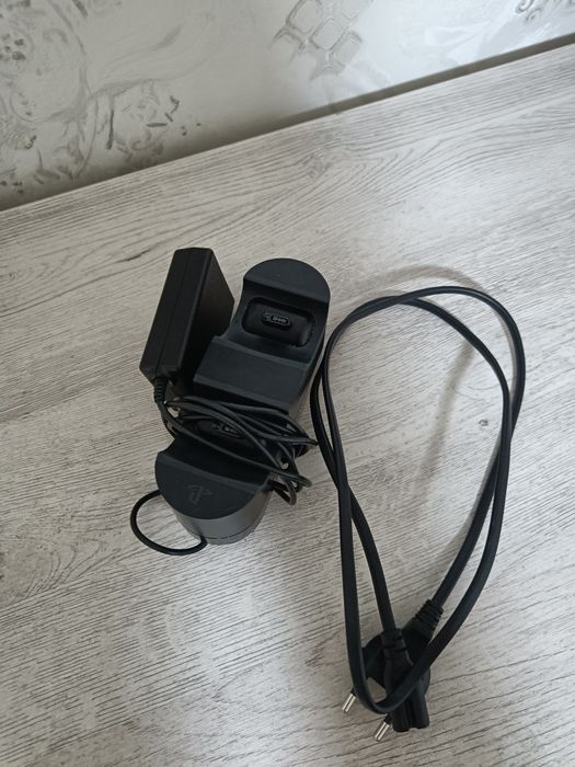 Продам зарядку PS4