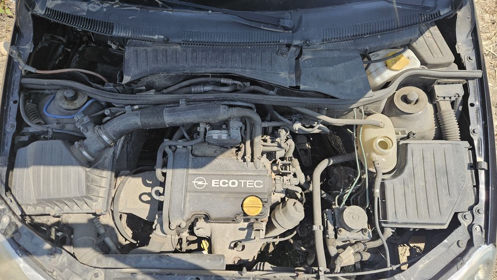 OPEL CORSA C  1.0 На части