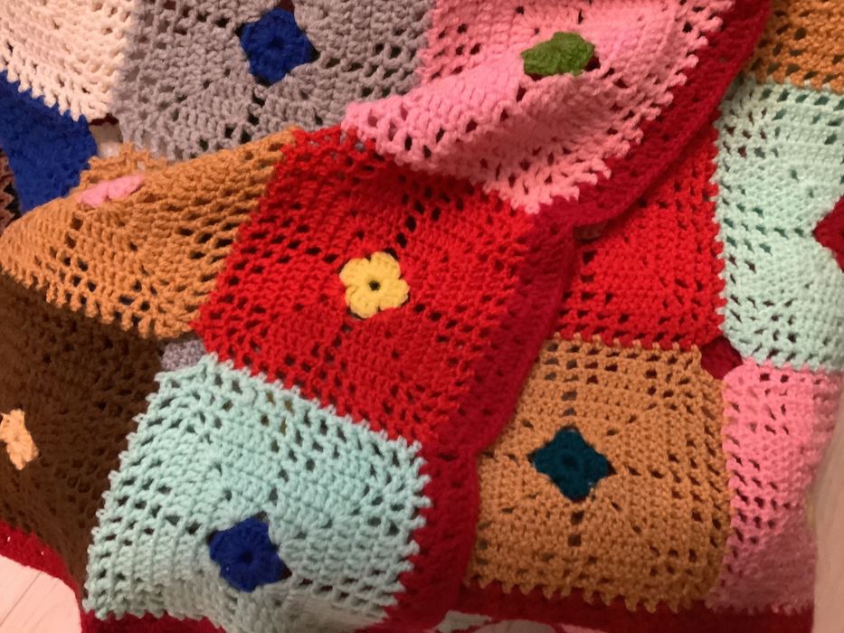 Pled lucrat de mana,foarte frumos