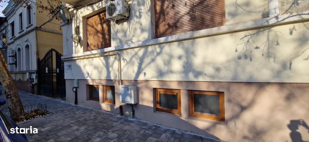 PENTRU FIRMA-Apt. demisol in vila interbelica cocheta,zona centrala.