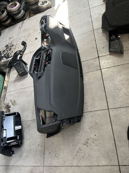 Арматурно табло бмв х3 г01 ( armaturno tablo bmw x3 g01 )