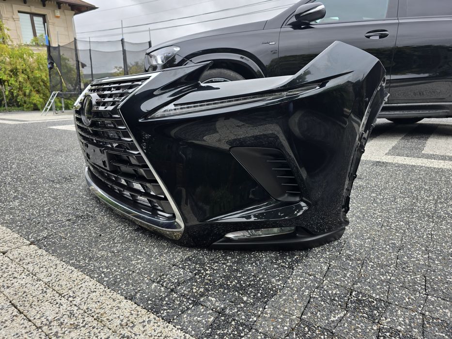 Bara fata completa impecabila Lexus NX facelift 2020