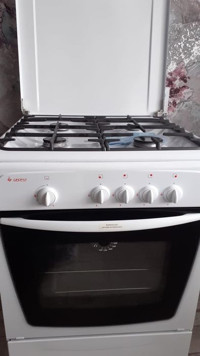 Продам газовую плиту