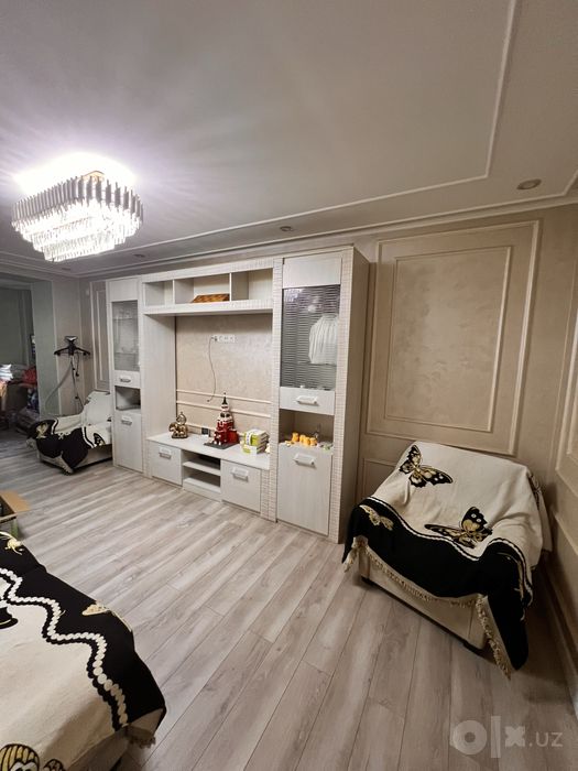 Продаеться квартира 4 комнатная,90кв , 1этаж ерворемонт